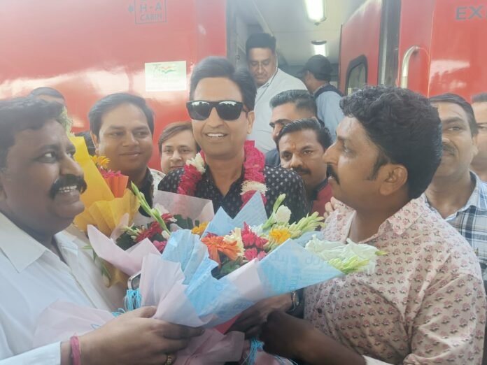 kumar vishwas kumar vishwas