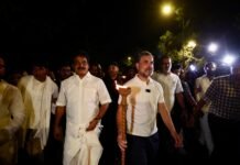 lo p ls shri rahul gandhi participated in a candlelight march in new delhi to express solidarity with the victims of the horrific terror attack in pahalgam 1dcb7394a2